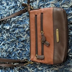 Like new stone mountain purse